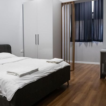 Be Solei Studio Apartments Sol 1 Tirana Eksteriør billede