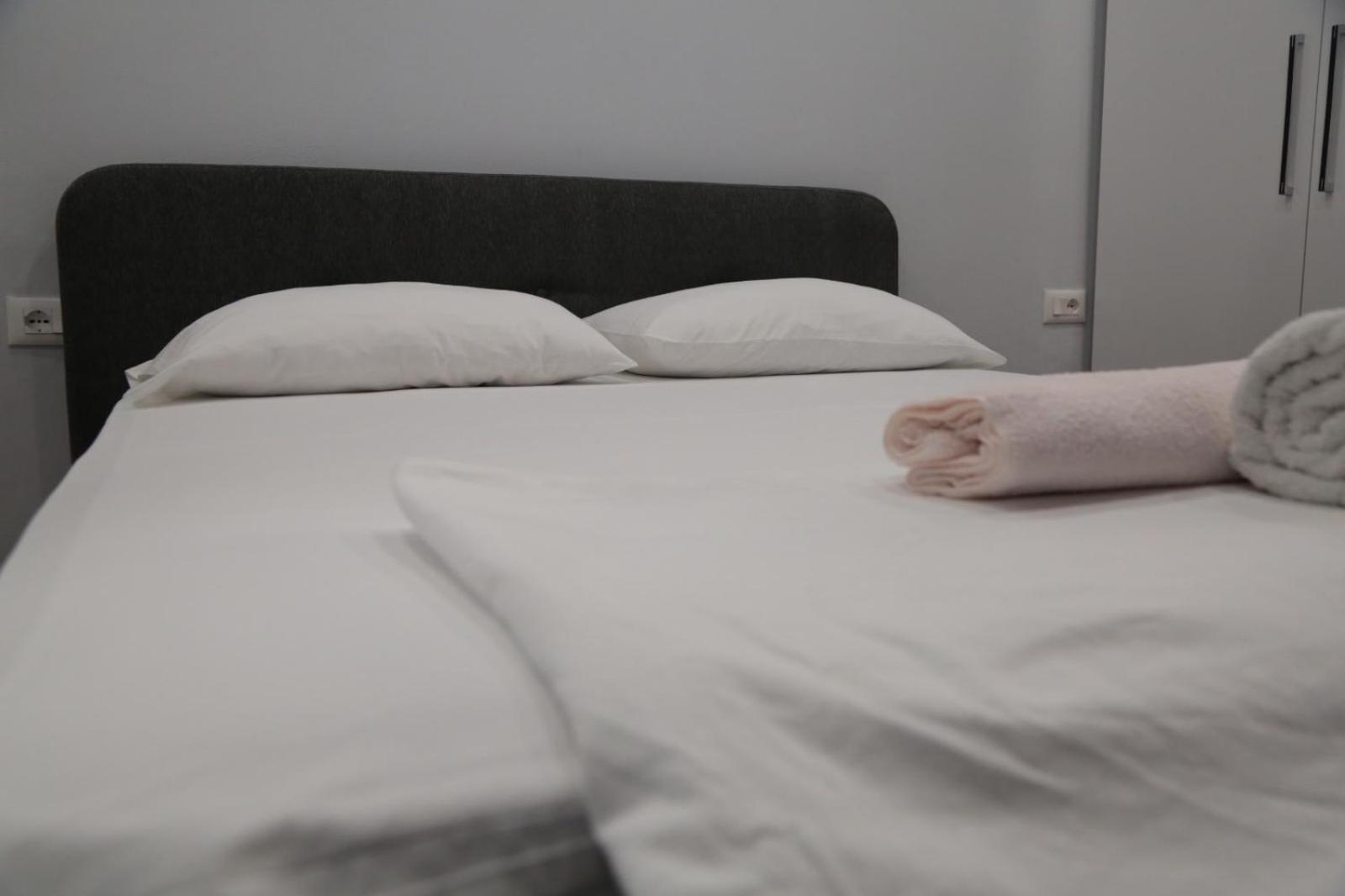 Be Solei Studio Apartments Sol 1 Tirana Eksteriør billede